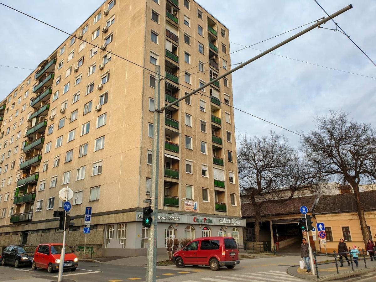 Aweshome City Apartment - 3 Bedrooms And Free Parking Debrecen Extérieur photo