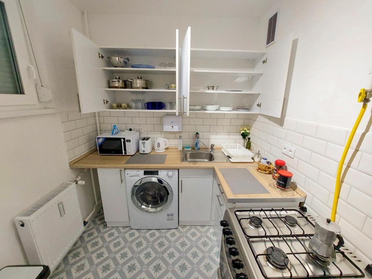 Aweshome City Apartment - 3 Bedrooms And Free Parking Debrecen Extérieur photo