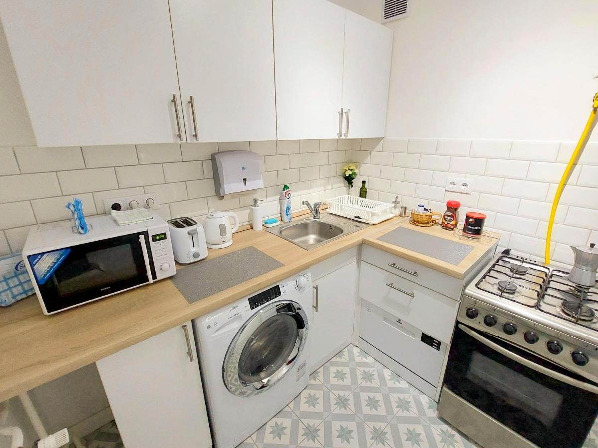 Aweshome City Apartment - 3 Bedrooms And Free Parking Debrecen Extérieur photo