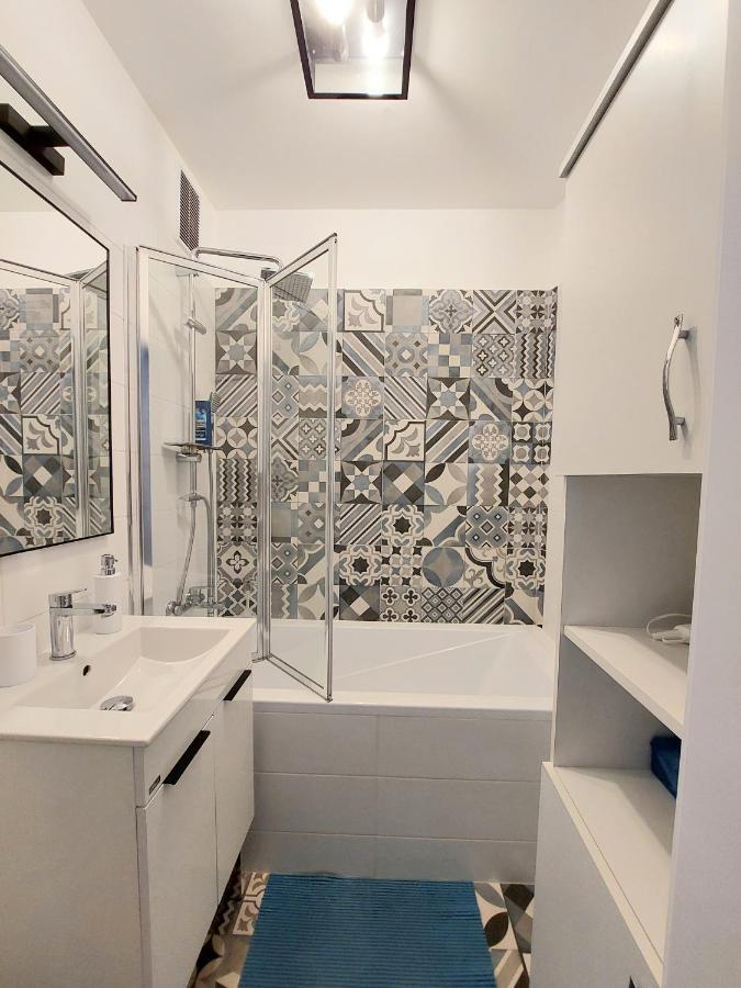 Aweshome City Apartment - 3 Bedrooms And Free Parking Debrecen Extérieur photo