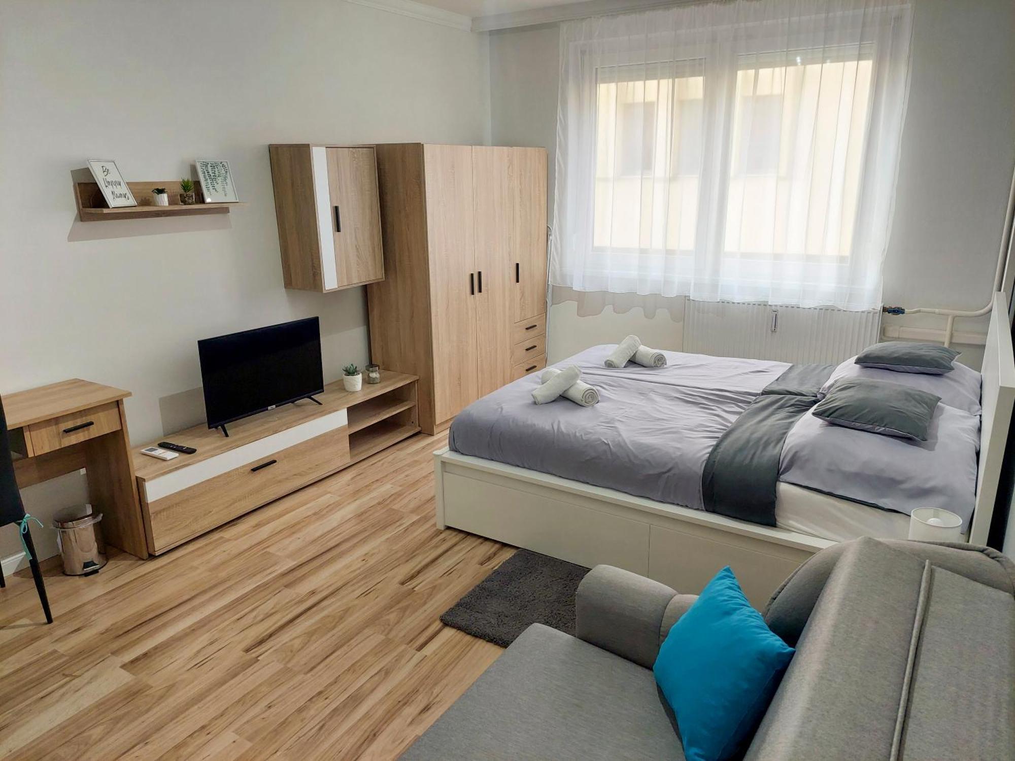 Aweshome City Apartment - 3 Bedrooms And Free Parking Debrecen Extérieur photo